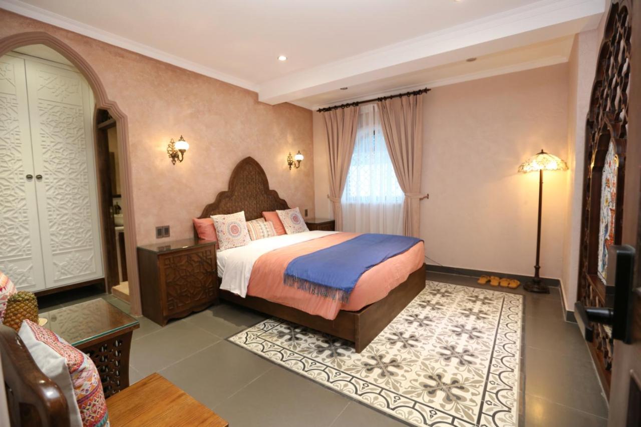 Aquarizon Boutique Hostel & City Bar Хошимин Экстерьер фото