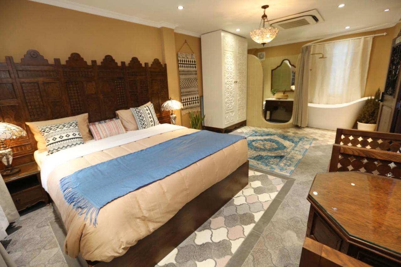 Aquarizon Boutique Hostel & City Bar Хошимин Экстерьер фото