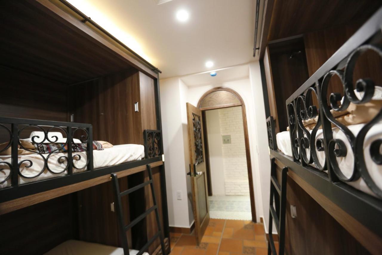 Aquarizon Boutique Hostel & City Bar Хошимин Экстерьер фото